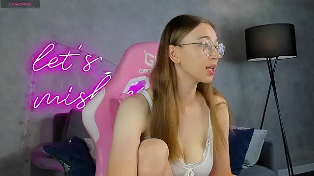 Lucy Green online show from July 3, 2026, 12:39 am