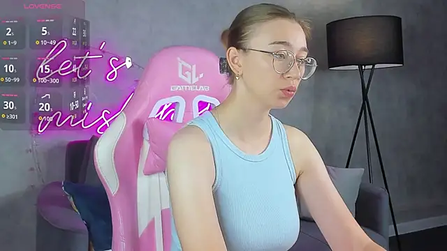 Lucy Green online show from July 5, 2026, 12:39 am