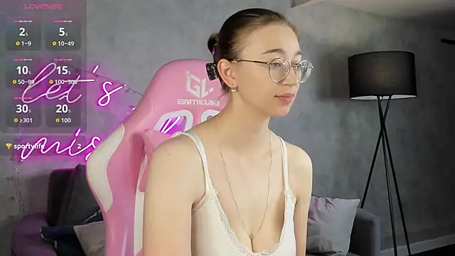 Lucy Green online show from July 7, 2026, 12:46 am