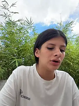 Mia Alanna online show from June 25, 2026, 6:34 pm