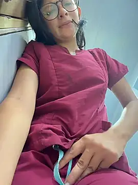 Mia Alanna online show from July 28, 2026, 8:52 pm