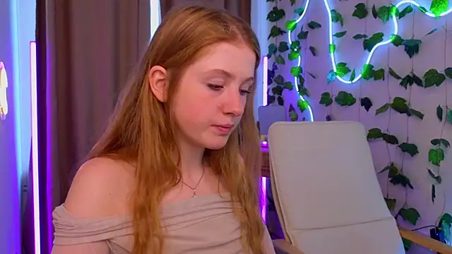 Snapshot of dan1ella_sun chatting on June 18, 2026, 1:37 pm dan1ella sun online show from June 18, 2026, 1:37 pm