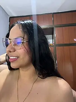 Snapshot of ColombianSexyCouple_ chatting on July 7, 2026, 6:47 am ColombianSexyCouple online show from July 7, 2026, 6:47 am