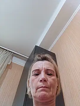 Snapshot of Kriss-Miss-Kiss chatting on June 16, 2026, 3:03 pm Kriss-Miss-Kiss online show from June 16, 2026, 3:03 pm
