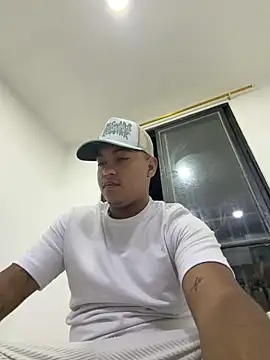 Snapshot of andrewss_boy chatting on June 16, 2026, 4:48 am andrewss boy online show from June 16, 2026, 4:48 am