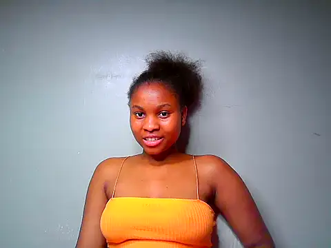 Snapshot of Swt_smiles chatting on July 3, 2026, 5:36 am Swt smiles online show from July 3, 2026, 5:36 am