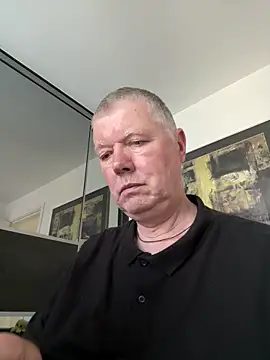 Snapshot of cumboy chatting on June 9, 2026, 9:43 am cumboy online show from June 9, 2026, 9:43 am