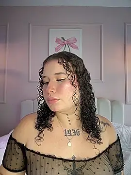 Snapshot of Doll_Ivy chatting on July 22, 2026, 3:20 am Doll Ivy online show from July 22, 2026, 3:20 am