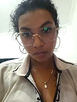 sophiagomezx online show from July 8, 2026, 8:46 pm