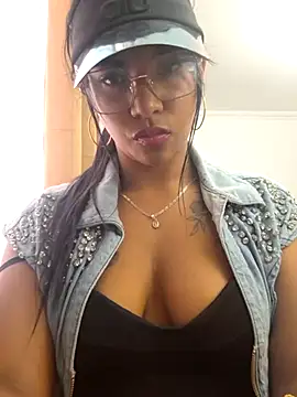 sophiagomezx online show from July 15, 2026, 7:41 pm