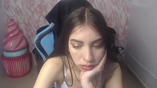 Snapshot of KiaraStar_ch chatting on July 7, 2026, 1:04 pm KiaraStar ch online show from July 7, 2026, 1:04 pm