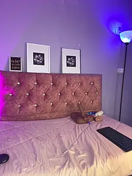vivirouse online show from June 19, 2026, 7:17 pm