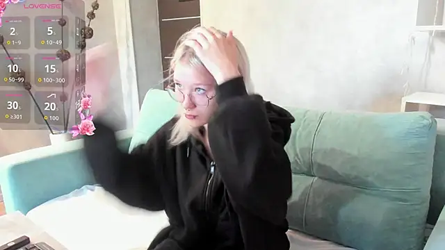 Snapshot of Nika-Smith chatting on August 9, 2026, 9:25 am Nika-Smith online show from August 9, 2026, 9:25 am
