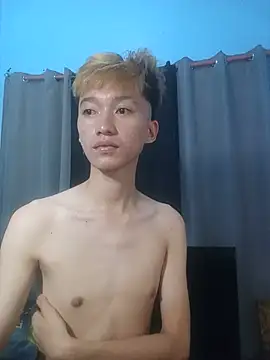 Fem phiLboy69 online show from July 3, 2026, 7:42 pm