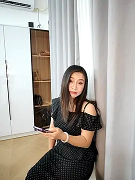 Snapshot of HY-SHUI chatting on June 17, 2026, 1:56 pm HY-SHUI online show from June 17, 2026, 1:56 pm