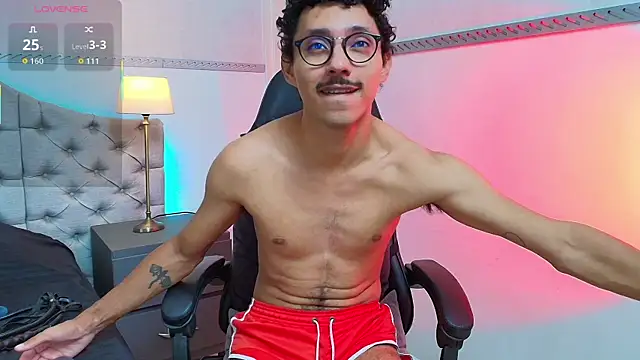 Snapshot of Twunk_miguel chatting on August 1, 2026, 3:39 am Twunk miguel online show from August 1, 2026, 3:39 am