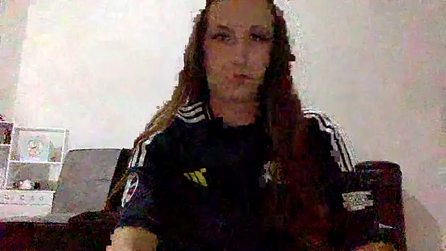 Snapshot of Coleyy_xx chatting on June 19, 2026, 7:28 pm Coleyy xx online show from June 19, 2026, 7:28 pm