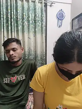 Snapshot of Couple-202 chatting on June 20, 2026, 7:05 pm Couple-202 online show from June 20, 2026, 7:05 pm