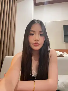 Lilyluta2000 online show from June 19, 2026, 6:01 pm