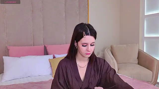 Snapshot of SelenaAlmond chatting on June 20, 2026, 5:10 am SelenaAlmond online show from June 20, 2026, 5:10 am