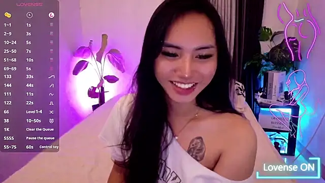 Snapshot of Bell_PepperHot chatting on July 29, 2026, 5:33 pm Bell PepperHot online show from July 29, 2026, 5:33 pm