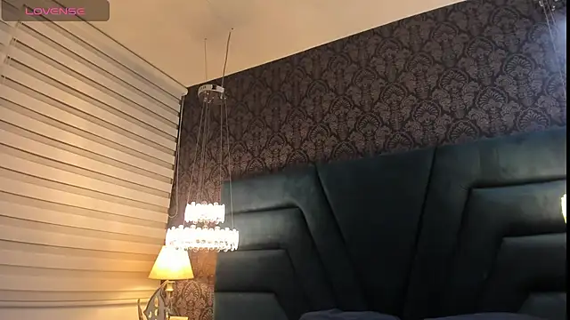 Snapshot of SteisyRoss chatting on August 7, 2026, 12:01 am SteisyRoss online show from August 7, 2026, 12:01 am