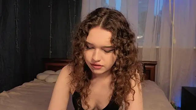 Snapshot of EsterReichert chatting on July 18, 2026, 7:17 pm EsterReichert online show from July 18, 2026, 7:17 pm
