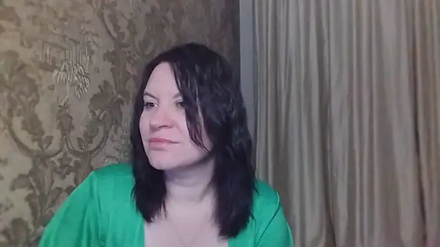 Snapshot of Lauralison chatting on July 30, 2026, 8:52 pm Lauralison online show from July 30, 2026, 8:52 pm