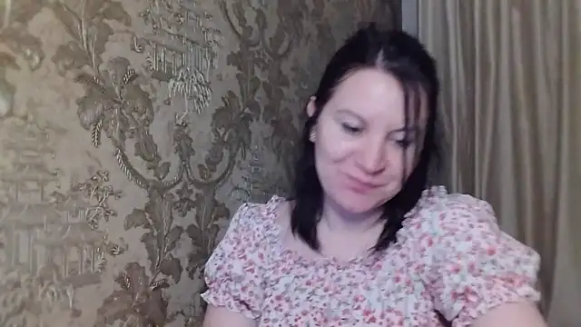 Snapshot of Lauralison chatting on August 3, 2026, 9:29 pm Lauralison online show from August 3, 2026, 9:29 pm
