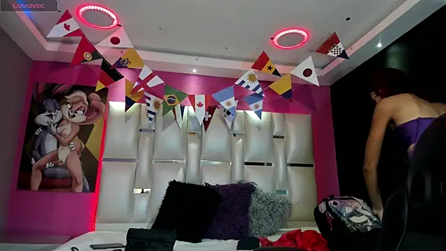 RavynRouge1 online show from June 25, 2026, 12:20 pm