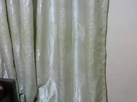 Snapshot of shypretty chatting on July 17, 2026, 5:29 pm shypretty online show from July 17, 2026, 5:29 pm