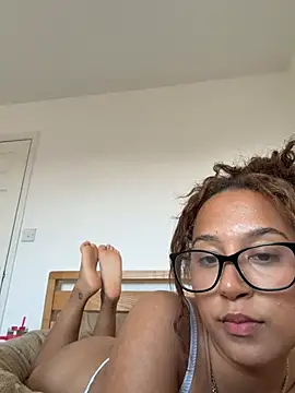Snapshot of prettypeachyxx chatting on June 19, 2026, 6:01 pm prettypeachyxx online show from June 19, 2026, 6:01 pm