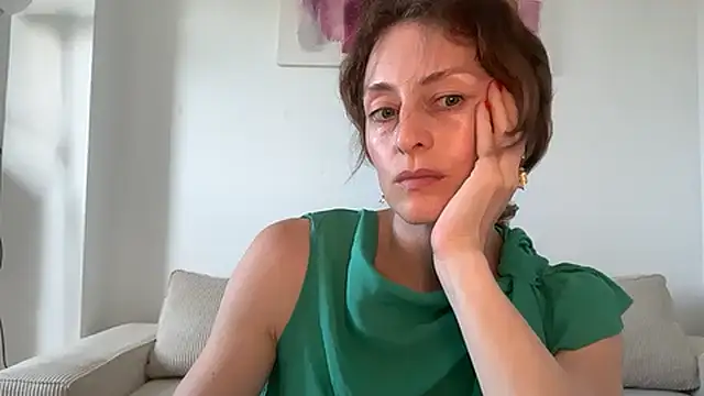 Snapshot of Cirellasi chatting on June 26, 2026, 10:19 am Cirellasi online show from June 26, 2026, 10:19 am