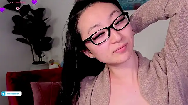 Snapshot of MySweetSofie chatting on February 3, 2026, 6:46 pm MySweetSofie online show from February 3, 2026, 6:46 pm