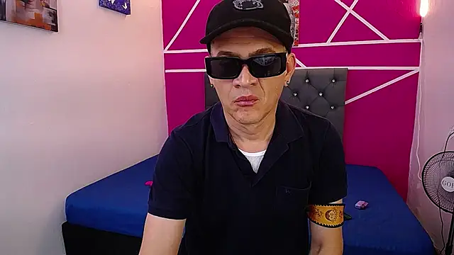Snapshot of Cesirry_ chatting on July 16, 2026, 7:20 pm Cesirry online show from July 16, 2026, 7:20 pm