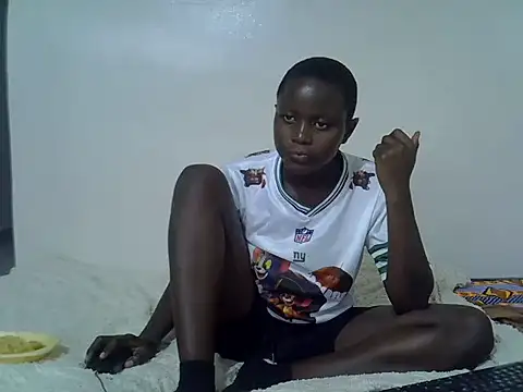 Snapshot of milky_gal_ebony chatting on July 1, 2026, 1:13 pm milky gal ebony online show from July 1, 2026, 1:13 pm