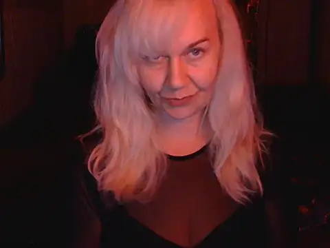 Snapshot of Ravelynni chatting on July 26, 2026, 4:03 pm Ravelynni online show from July 26, 2026, 4:03 pm