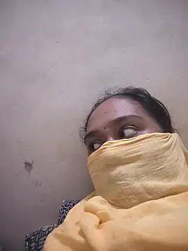 Snapshot of Lundpakadu chatting on August 6, 2026, 6:43 pm Lundpakadu online show from August 6, 2026, 6:43 pm