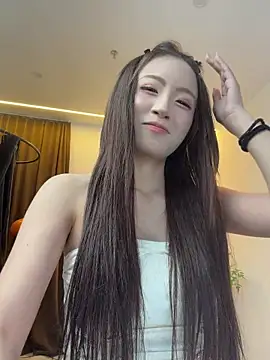 Snapshot of Uugirl00 chatting on July 19, 2026, 1:37 pm Uugirl00 online show from July 19, 2026, 1:37 pm