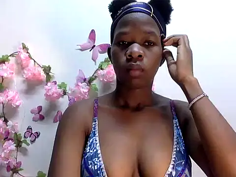 Snapshot of MaliciaRose chatting on July 27, 2026, 4:36 pm MaliciaRose online show from July 27, 2026, 4:36 pm