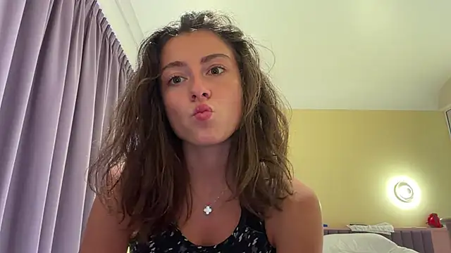 Snapshot of Monicaqte chatting on July 1, 2026, 11:12 am Monicaqte online show from July 1, 2026, 11:12 am