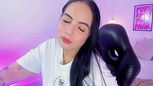 Snapshot of camilaa7 chatting on June 29, 2026, 7:25 am camilaa7 online show from June 29, 2026, 7:25 am