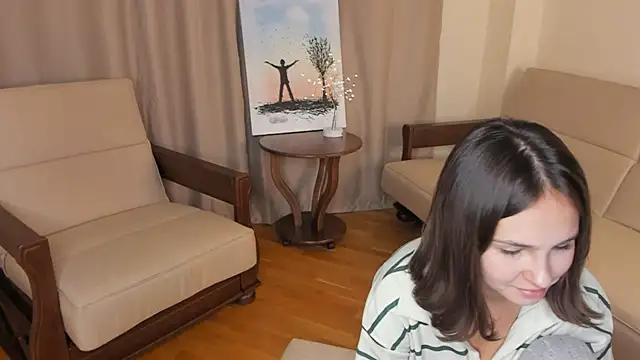 Snapshot of VacuumBarbie chatting on July 8, 2026, 6:51 am VacuumBarbie online show from July 8, 2026, 6:51 am