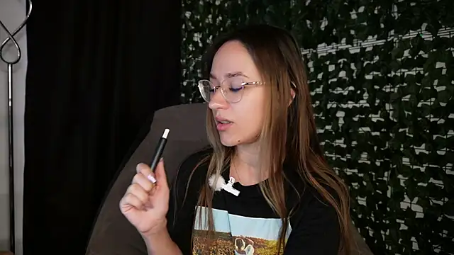 Snapshot of Nicole_Bliss chatting on July 22, 2026, 5:21 am Nicole Bliss online show from July 22, 2026, 5:21 am
