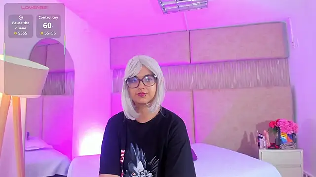 Snapshot of __Izumii__ chatting on July 18, 2026, 12:20 pm Izumii online show from July 18, 2026, 12:20 pm