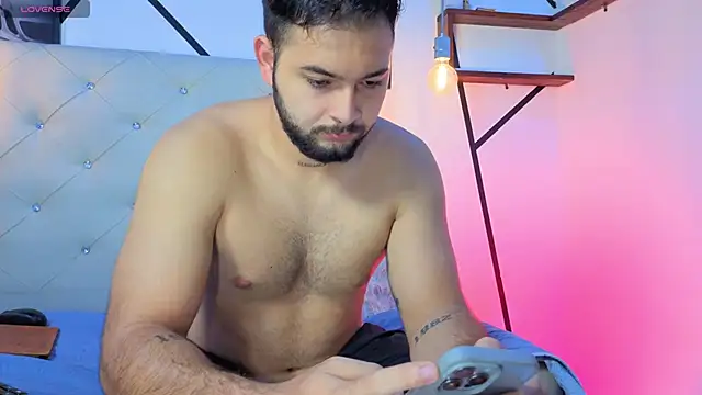 Snapshot of Andres_fire chatting on June 27, 2026, 1:06 pm Andres fire online show from June 27, 2026, 1:06 pm