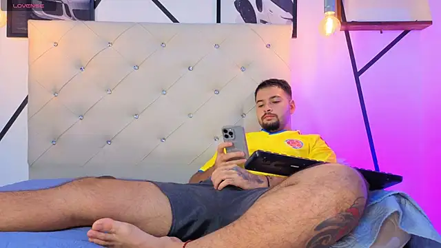 Snapshot of Andres_fire chatting on July 3, 2026, 12:55 pm Andres fire online show from July 3, 2026, 12:55 pm