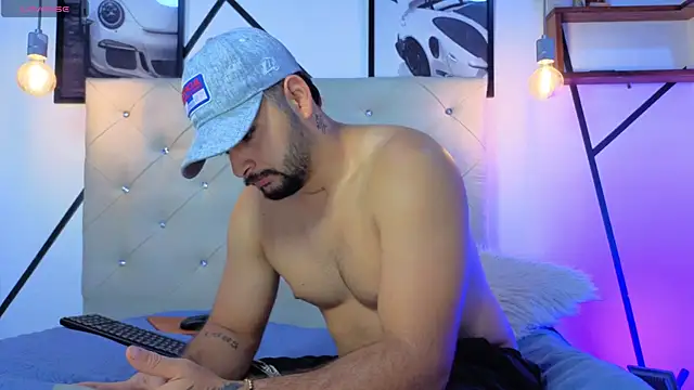 Snapshot of Andres_fire chatting on July 10, 2026, 1:14 pm Andres fire online show from July 10, 2026, 1:14 pm