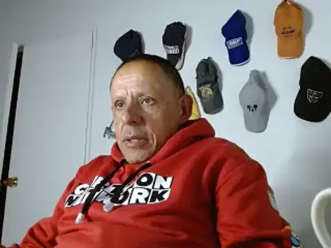 Snapshot of AlekNoir chatting on June 30, 2026, 1:39 am AlekNoir online show from June 30, 2026, 1:39 am