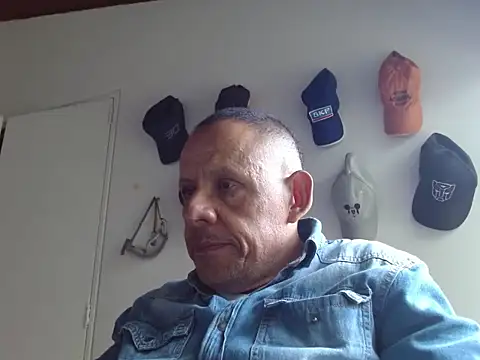 Snapshot of AlekNoir chatting on July 1, 2026, 3:56 pm AlekNoir online show from July 1, 2026, 3:56 pm